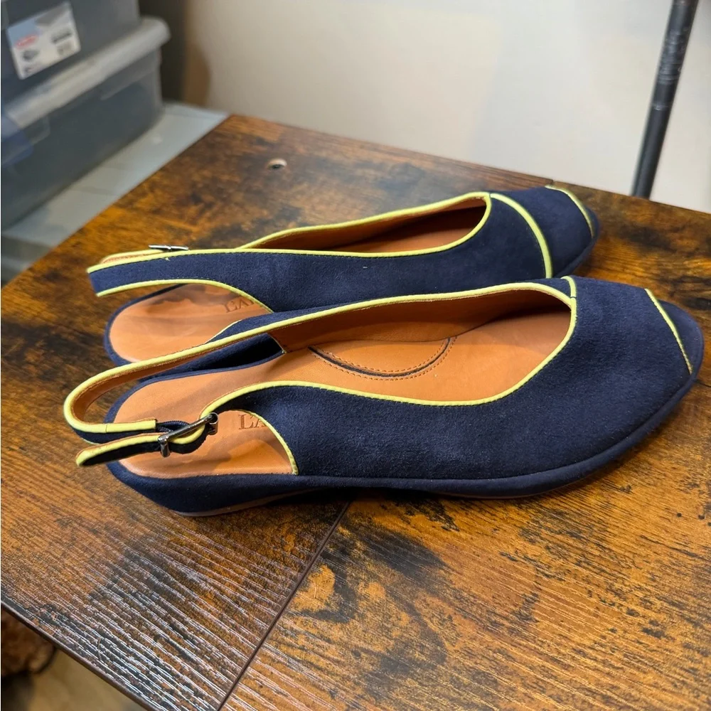 L'Amour des Pieds Bryer Leather Navy Yellow Sling Back Shoe Size 7.5